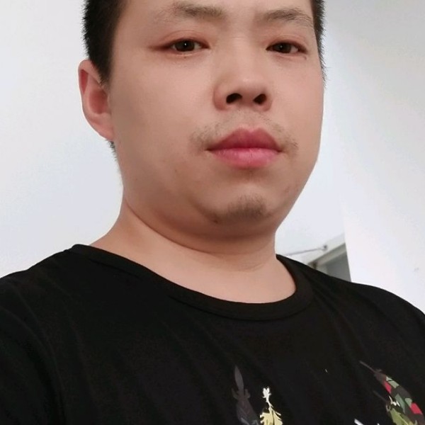 少女回首单身的照片
