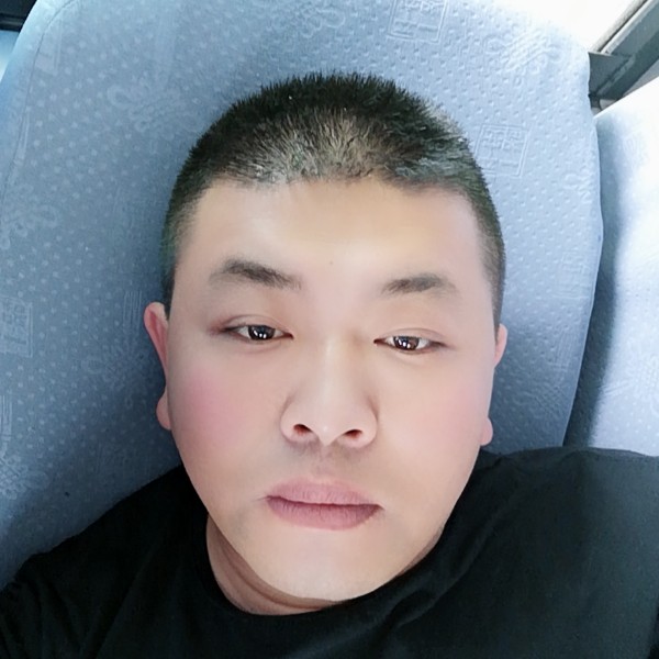 清曲深拥呆萌的照片