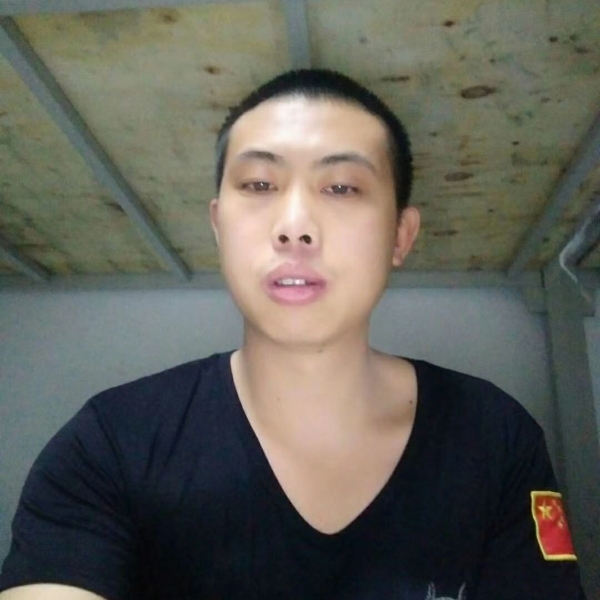 西牛深拥稳重的照片