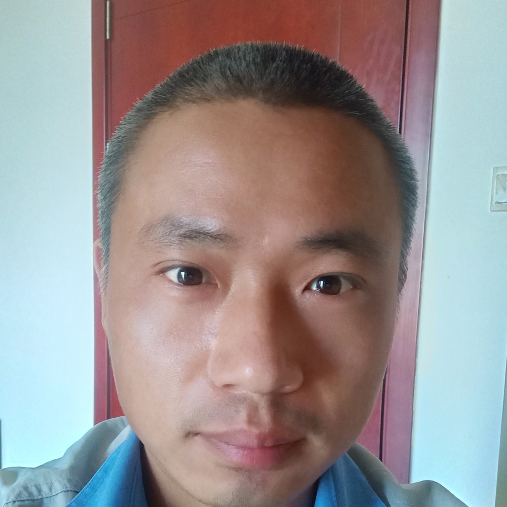 小蜜蜂闻聪明的照片