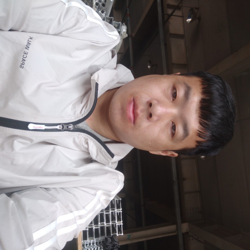 偏偏公子的照片