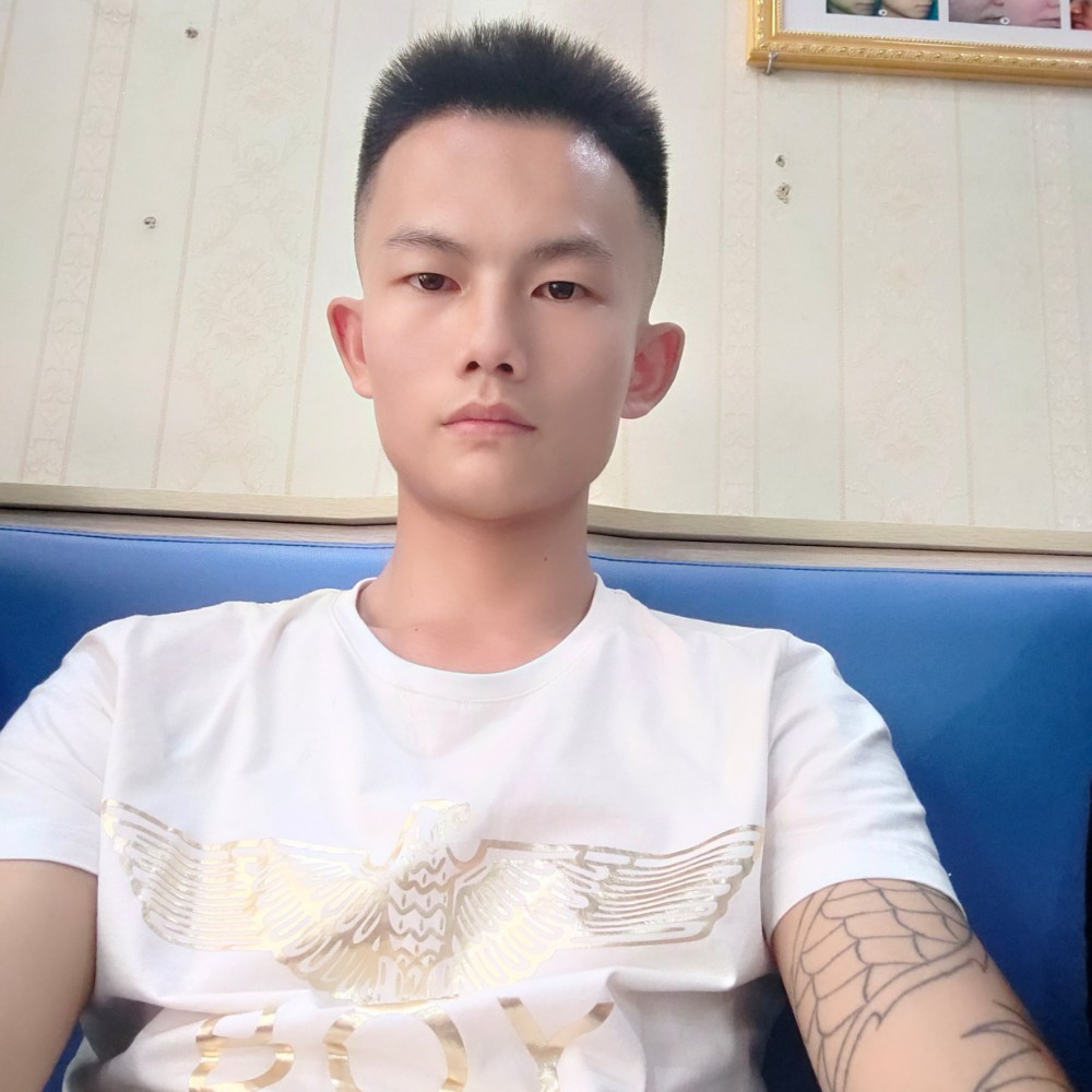 瘦瘦迎蜗牛的照片