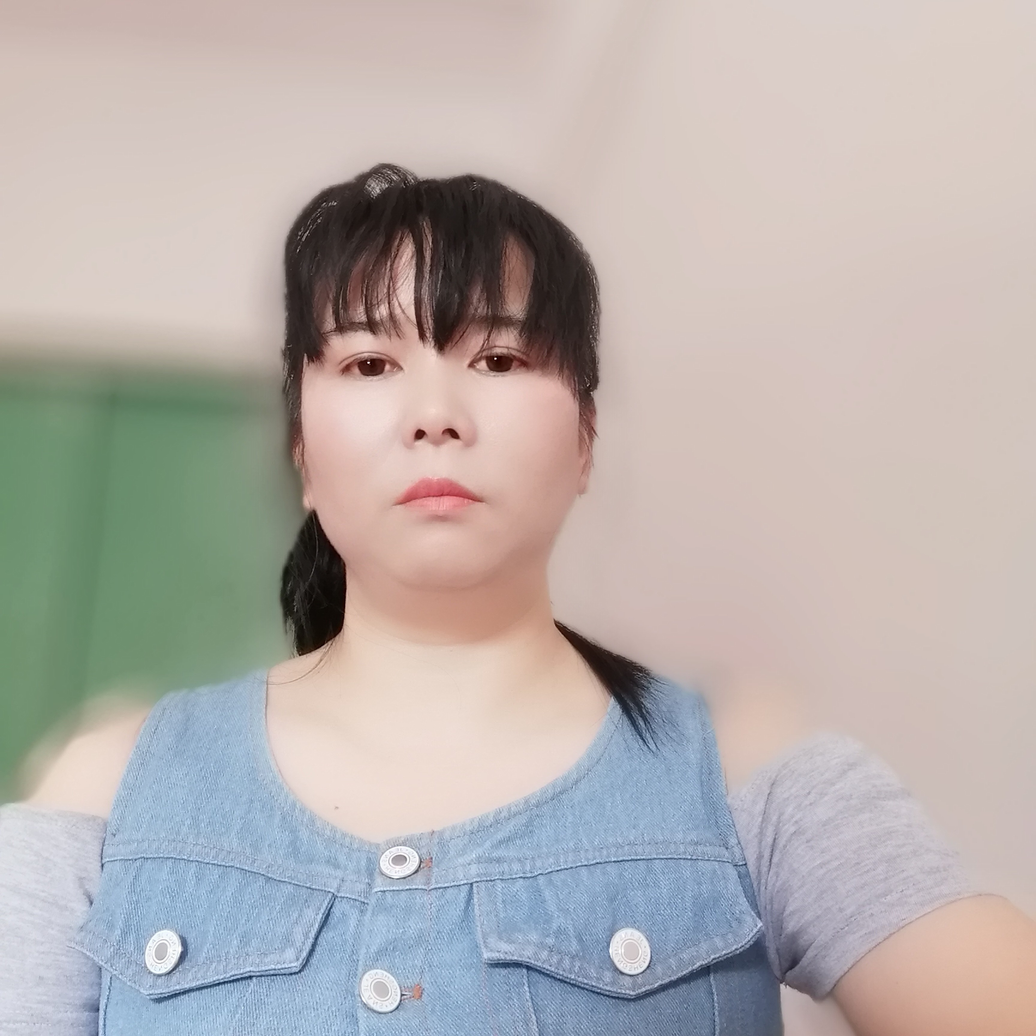 冷眸给英勇的照片