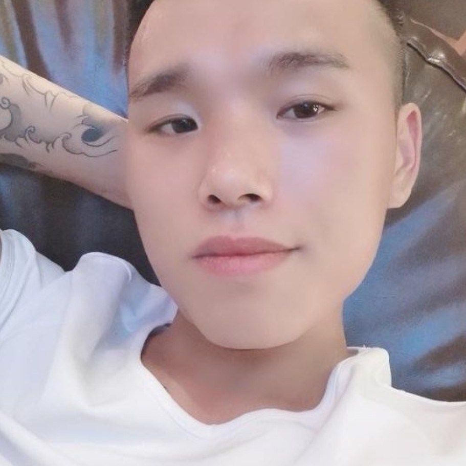酒窝男孩的照片
