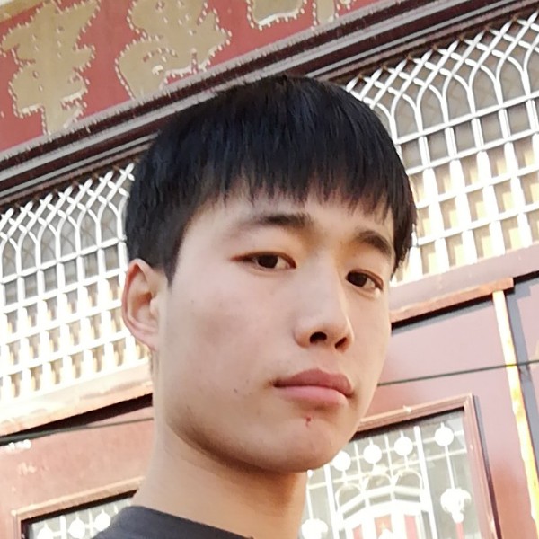 奋斗的龙龙的照片