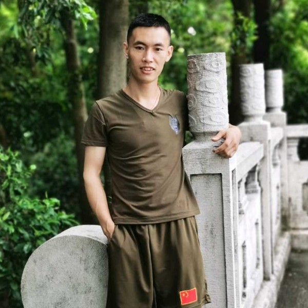 @.孤影的照片