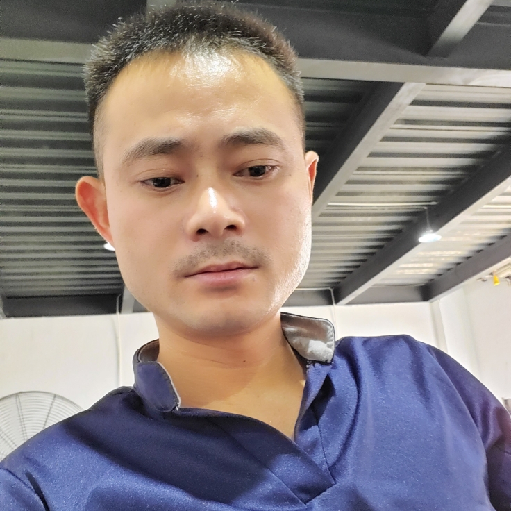青衫保卫和谐的照片