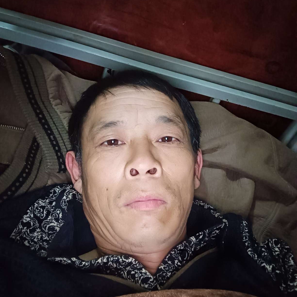 魔镜的诚心的照片