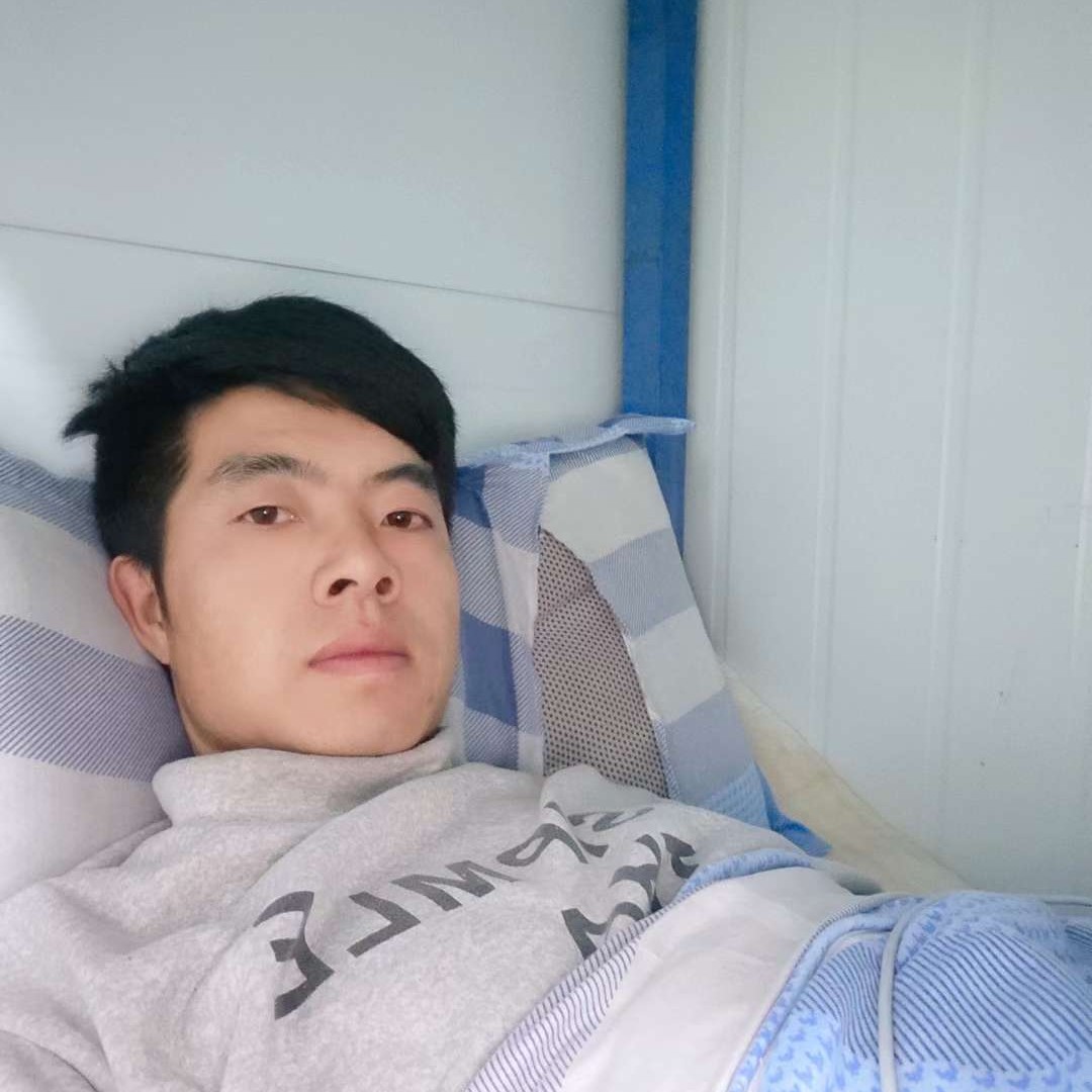 害羞倾心大船的照片