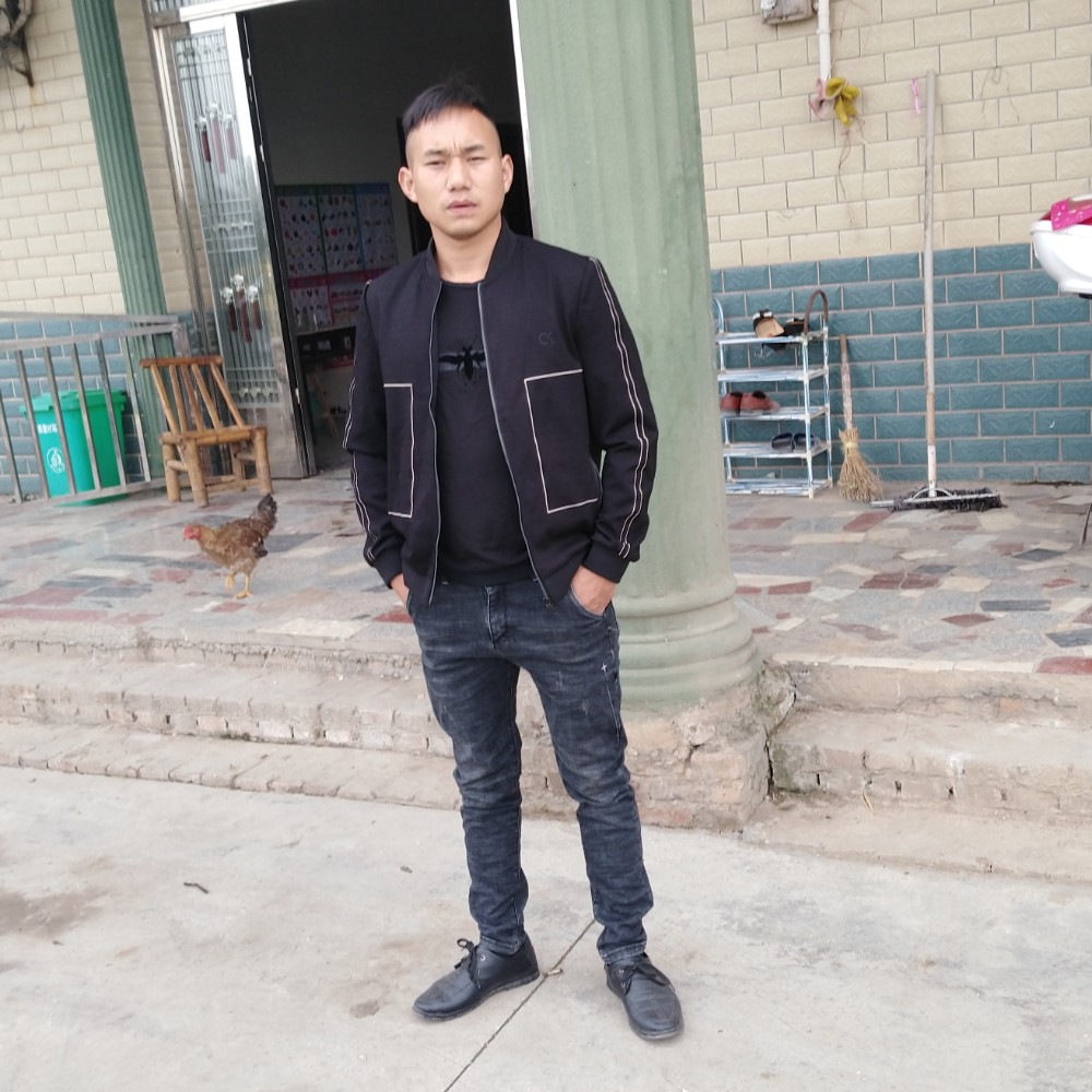 李华家的照片