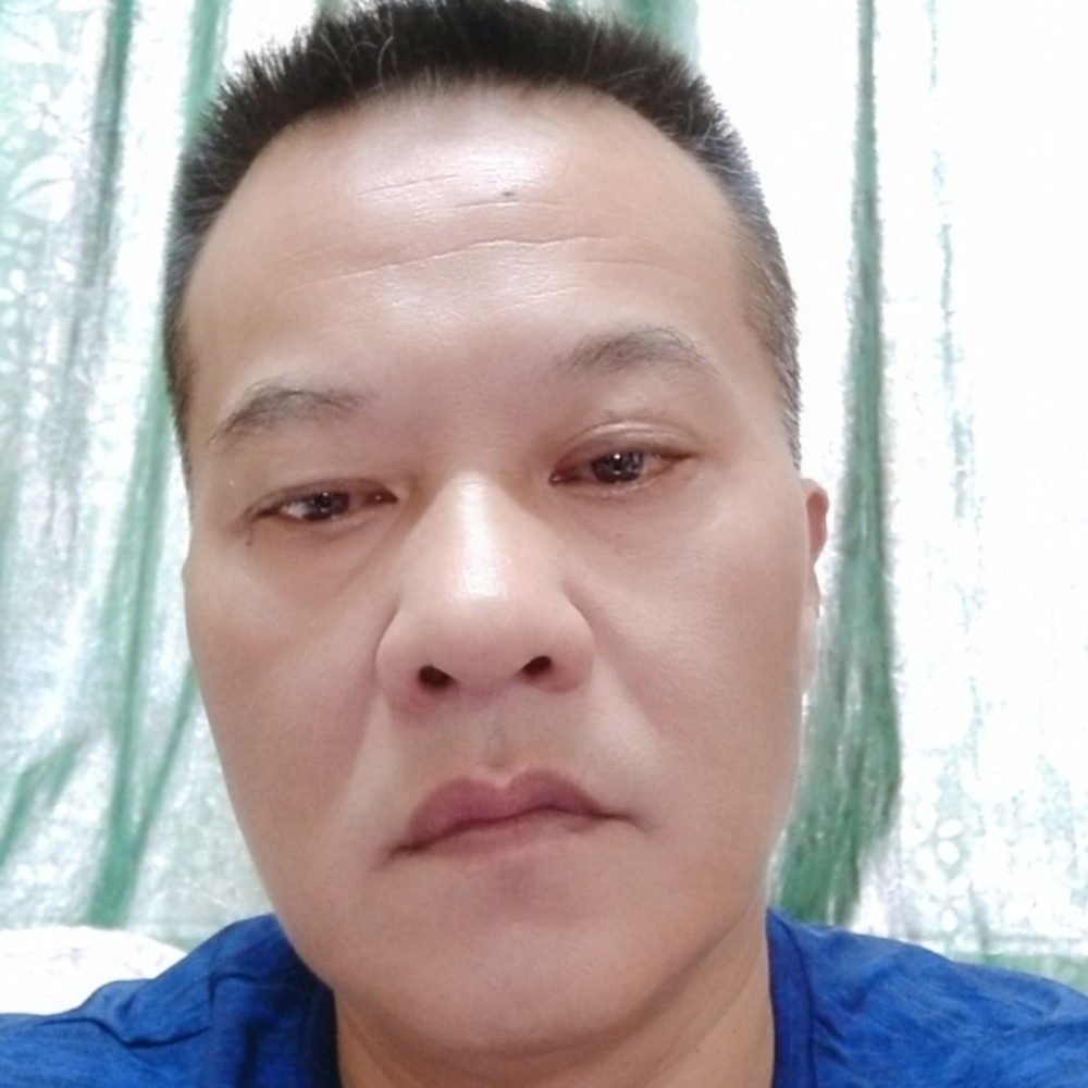 台灯拼搏的照片