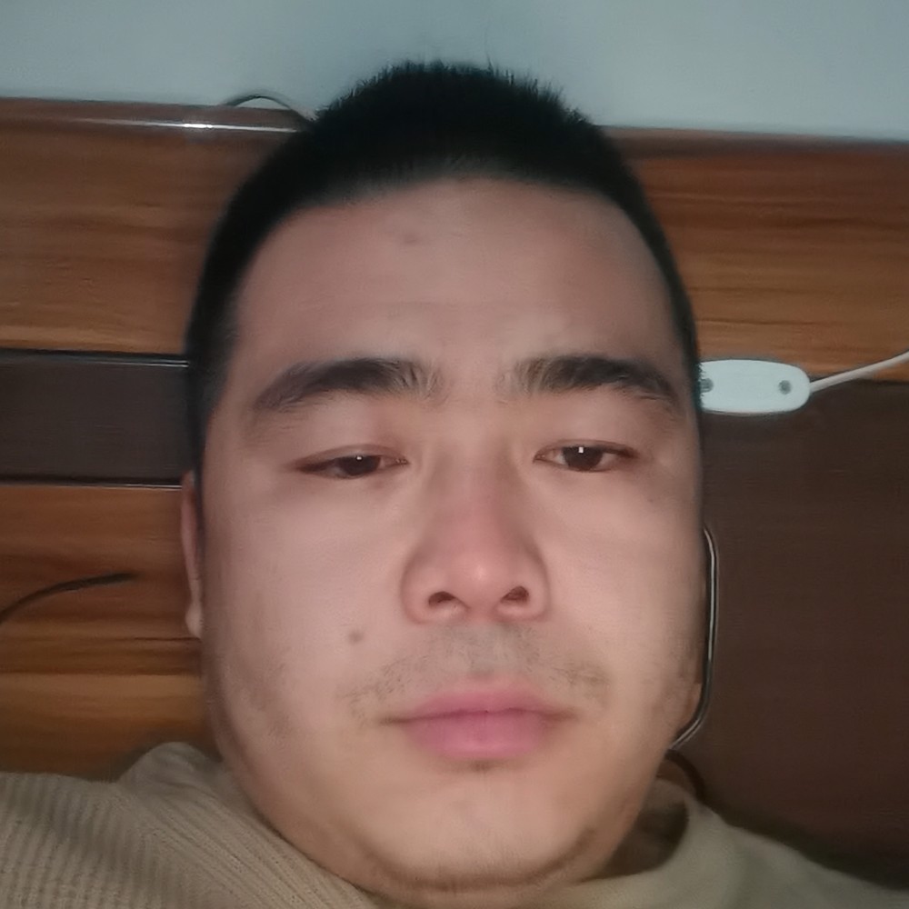 细心回眸美女的照片