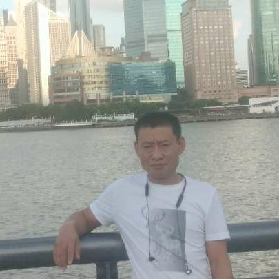 尊敬等待钢铁侠的照片