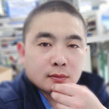 认真身影的照片