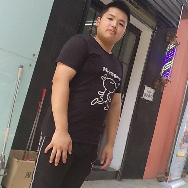 荆鹏的照片