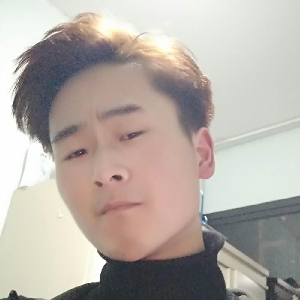 背后青衣的照片